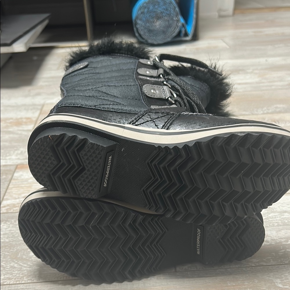 Sorel Kids Joan of Artic Waterproof Winter Boot Size 2 - Picture 6 of 7
